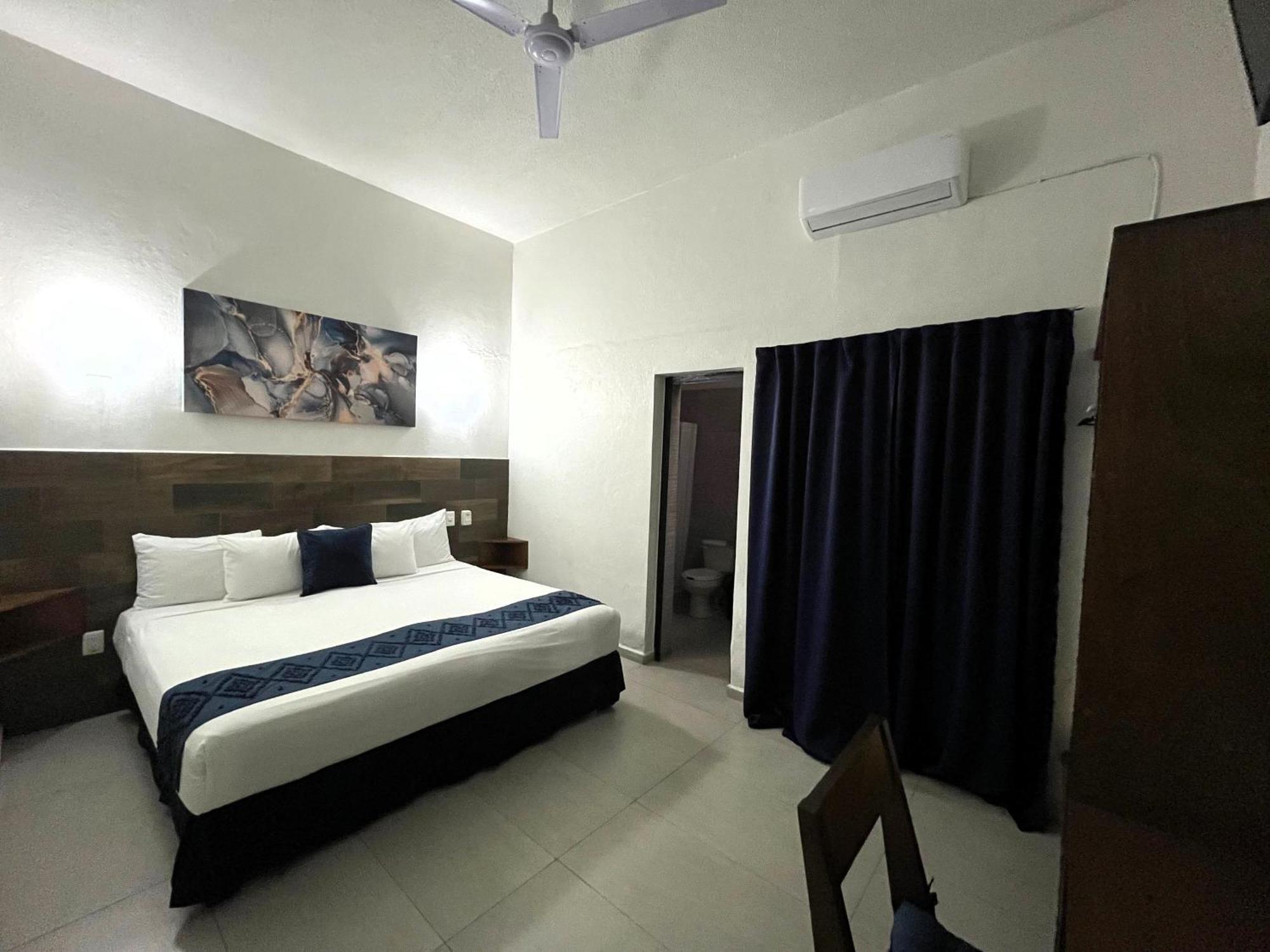 Hotel Juarez 70 Colima Buitenkant foto