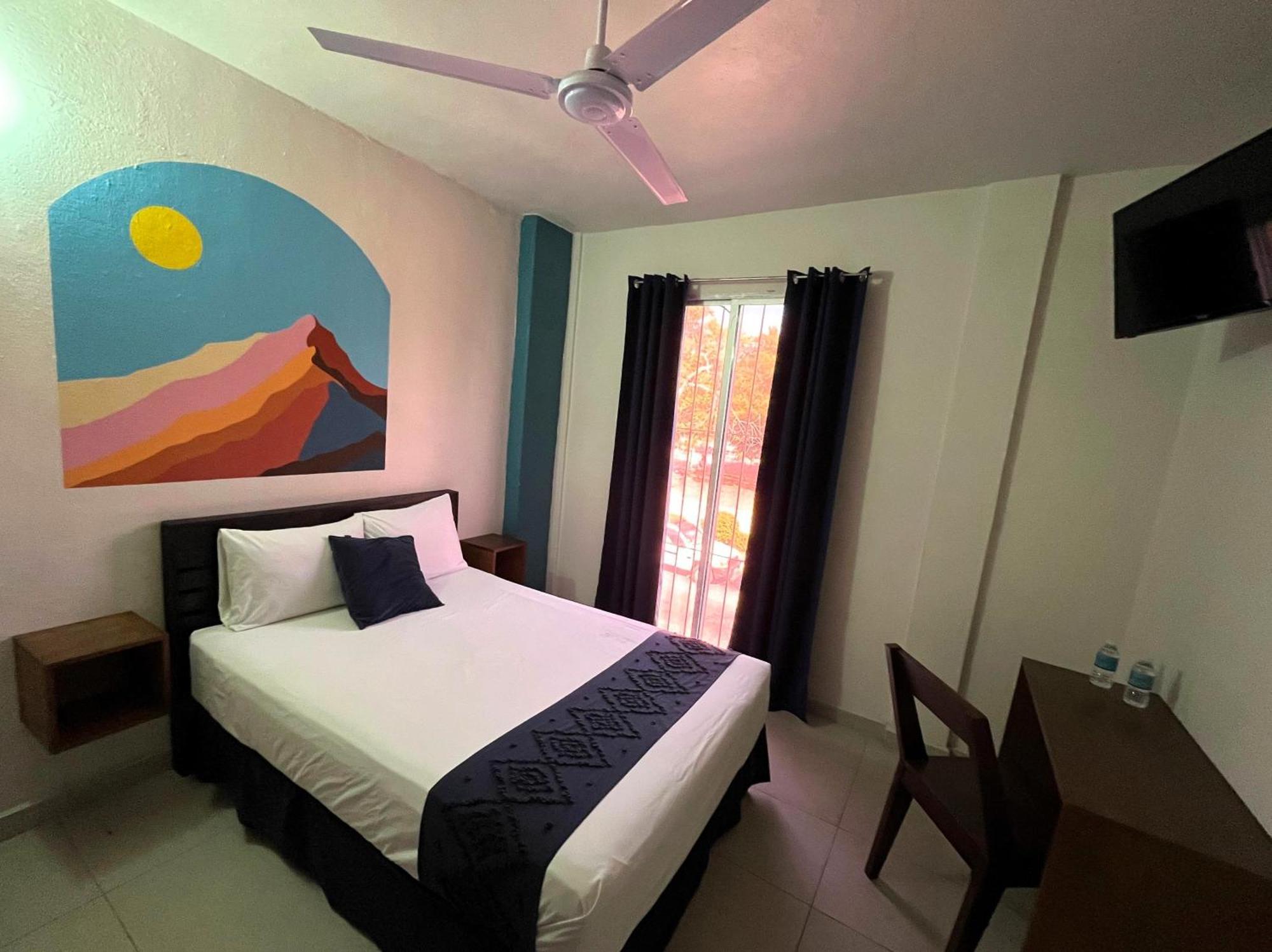Hotel Juarez 70 Colima Buitenkant foto