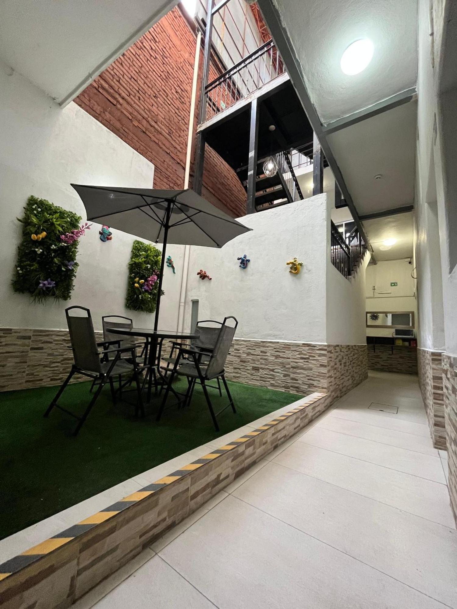 Hotel Juarez 70 Colima Buitenkant foto